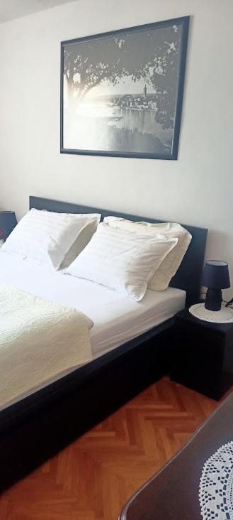 Rab-Centar Hotell Rab Town Eksteriør bilde