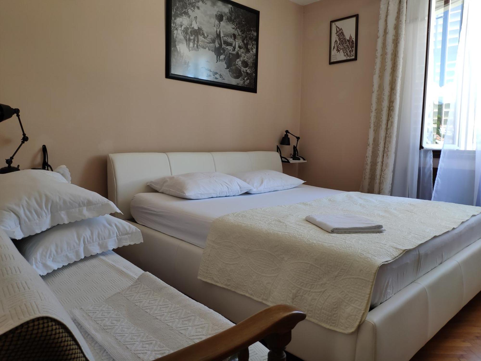 Rab-Centar Hotell Rab Town Eksteriør bilde