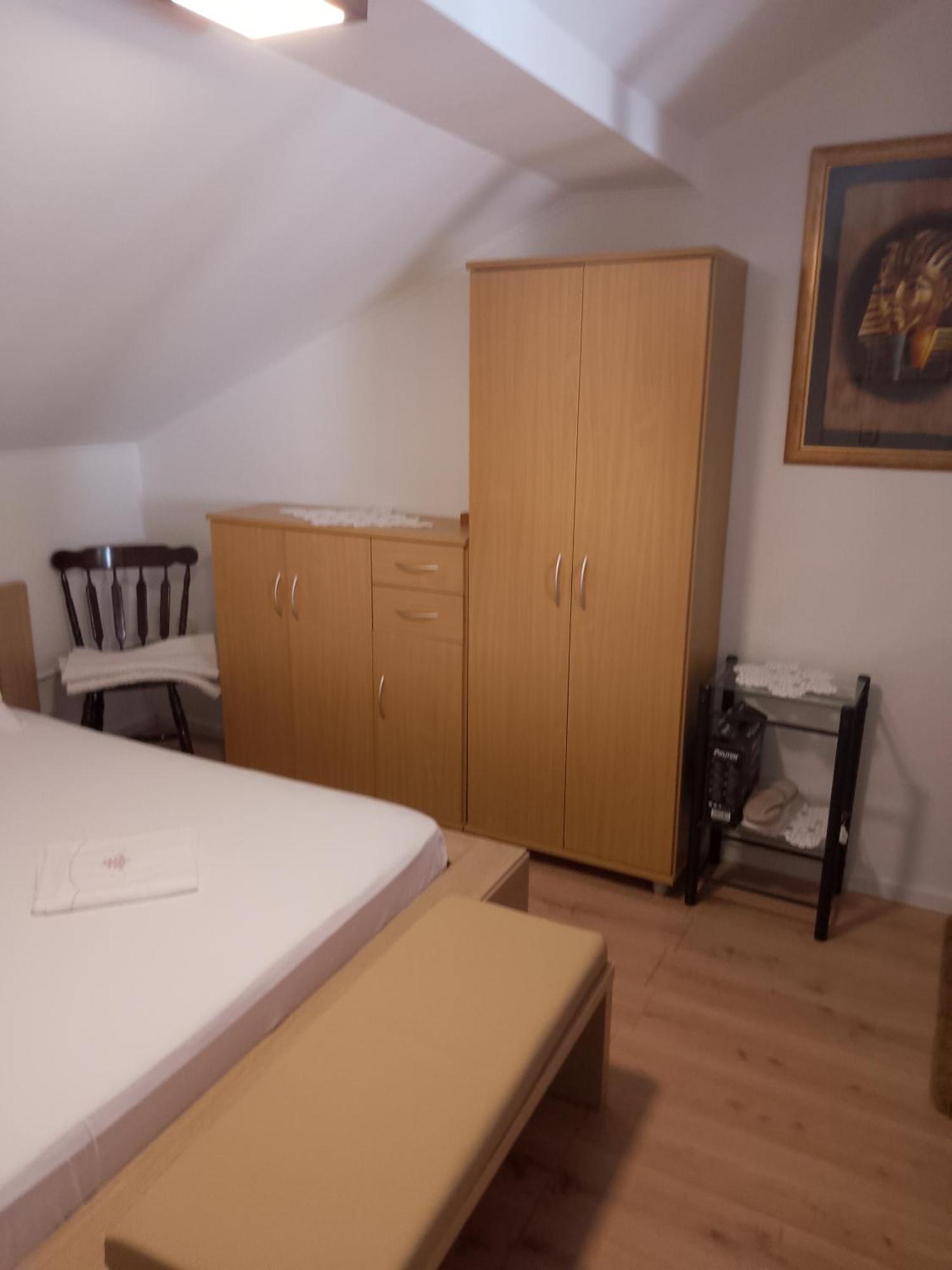 Rab-Centar Hotell Rab Town Eksteriør bilde