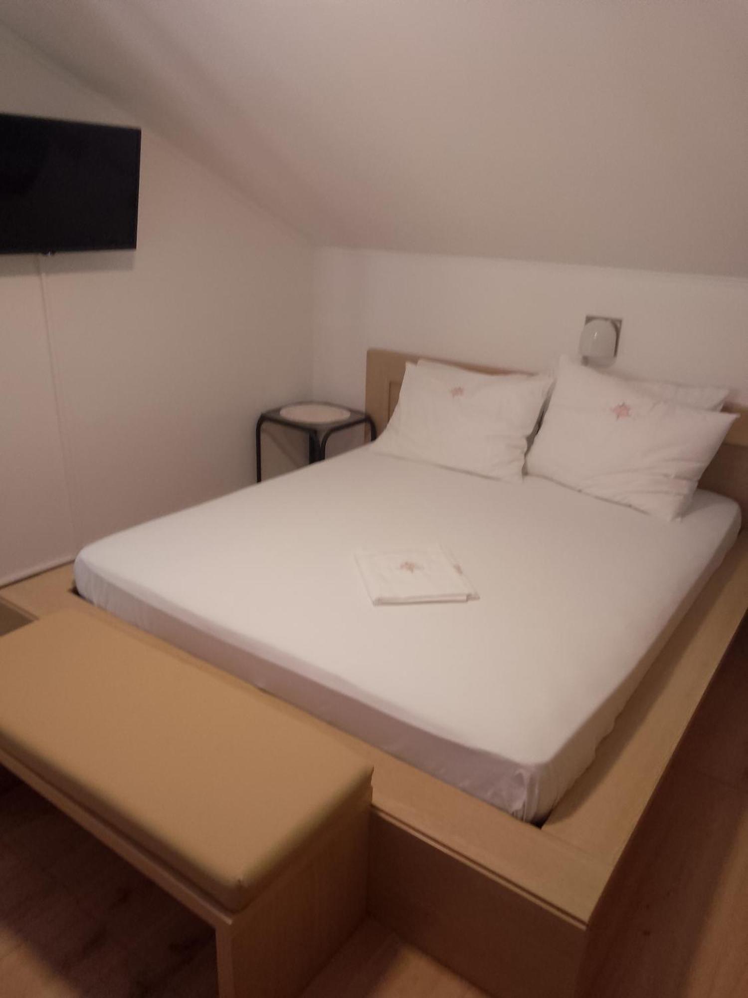 Rab-Centar Hotell Rab Town Eksteriør bilde